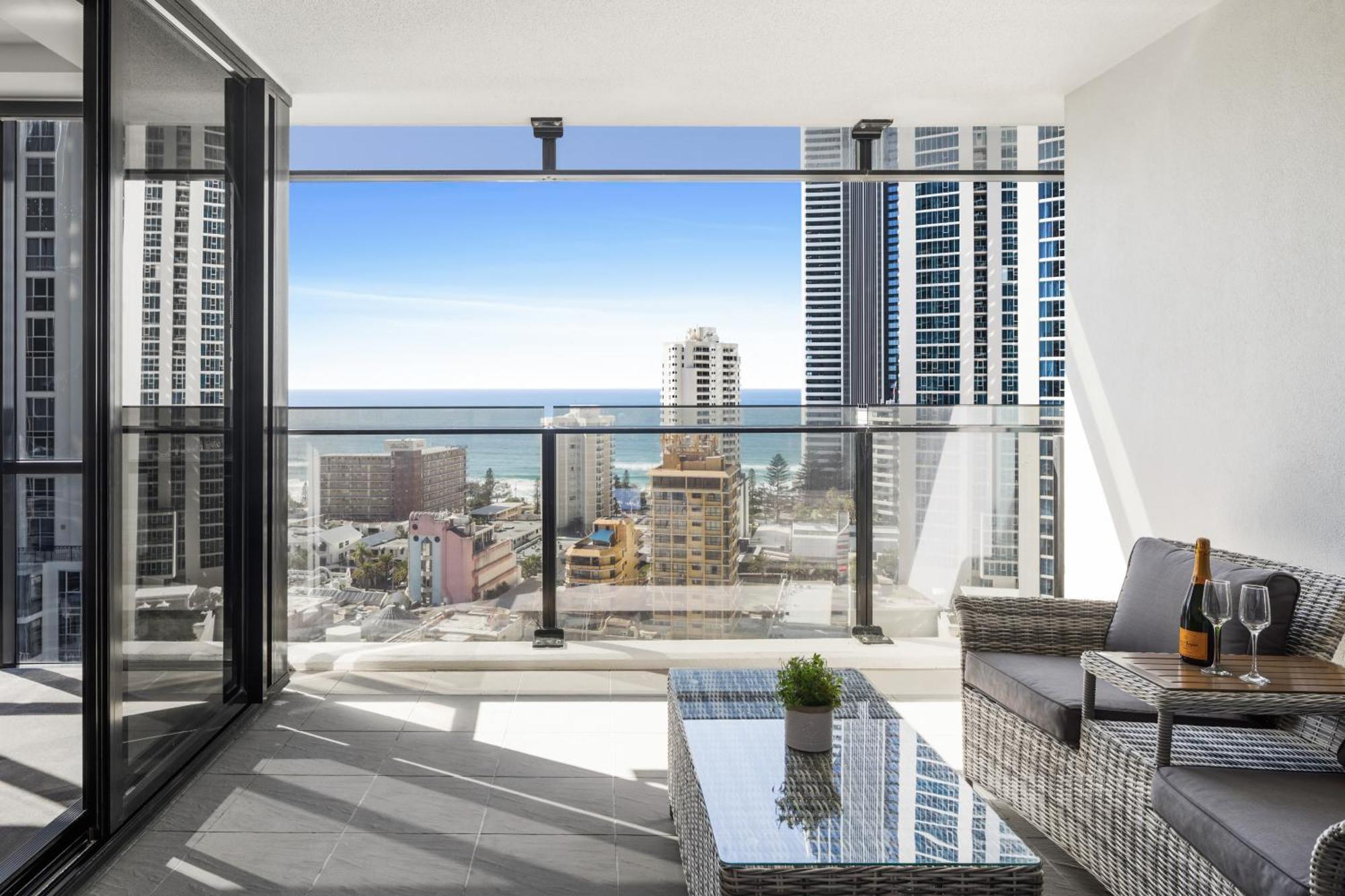 Holiday Holiday Circle On Cavill Apartments Gold Coast Ruang foto