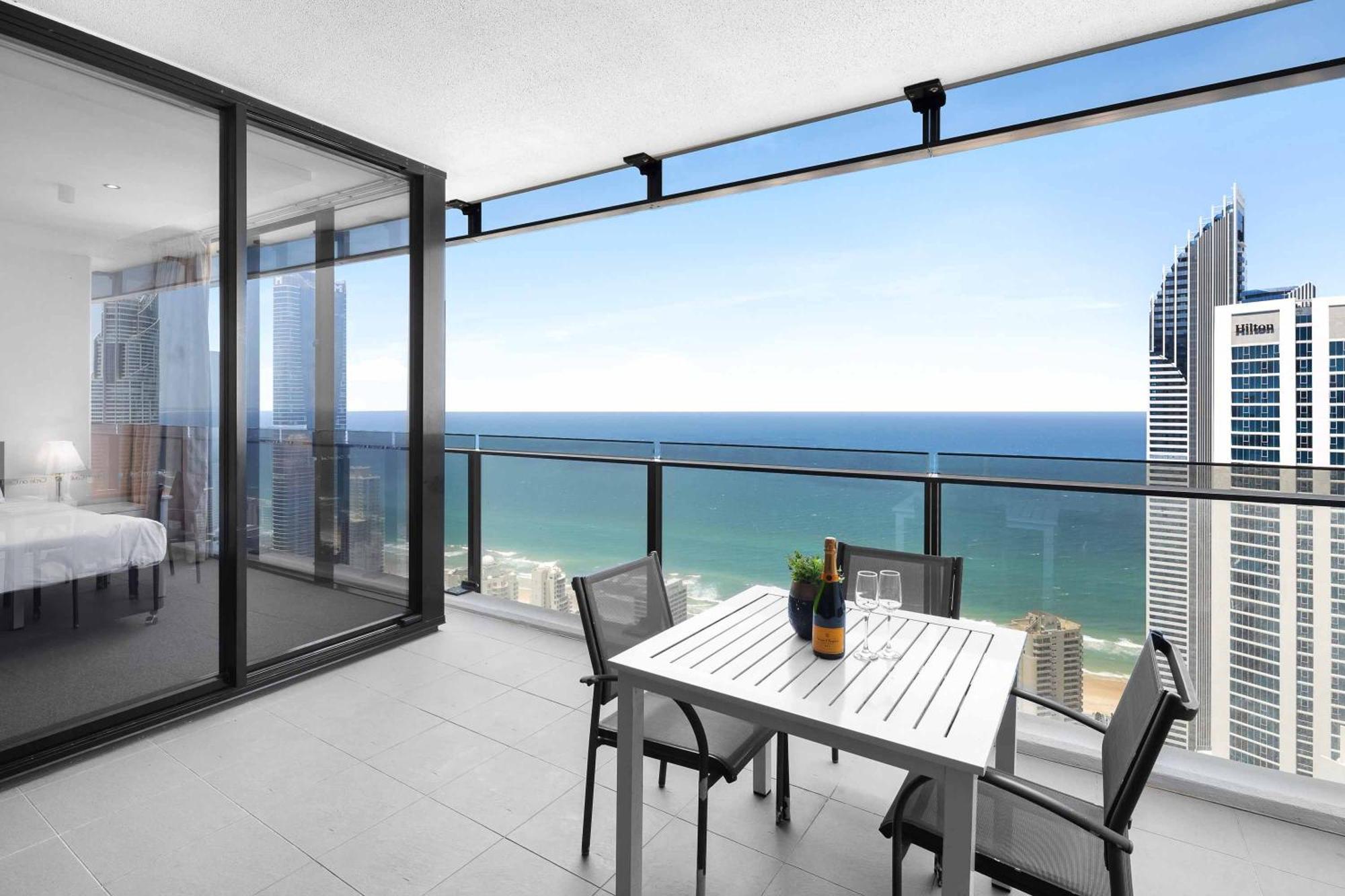 Holiday Holiday Circle On Cavill Apartments Gold Coast Ruang foto