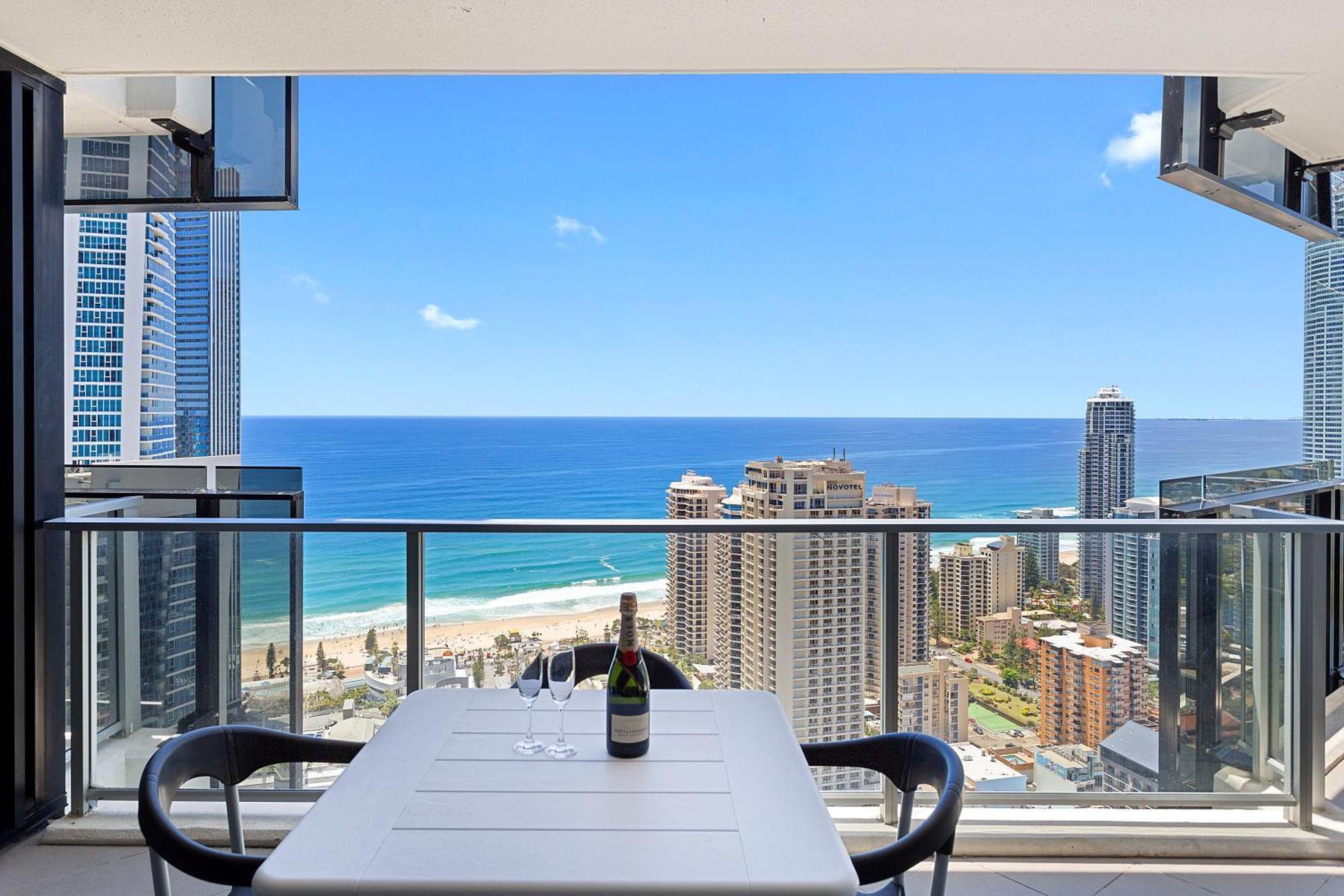 Holiday Holiday Circle On Cavill Apartments Gold Coast Ruang foto